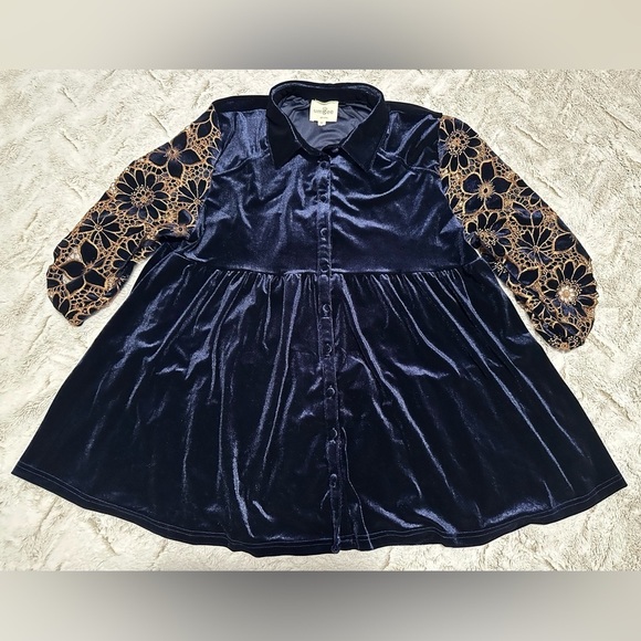 Umgee Tops - Umgee Velvet Babydoll Button Down Floral Balloon Sleeve Tunic Blouse